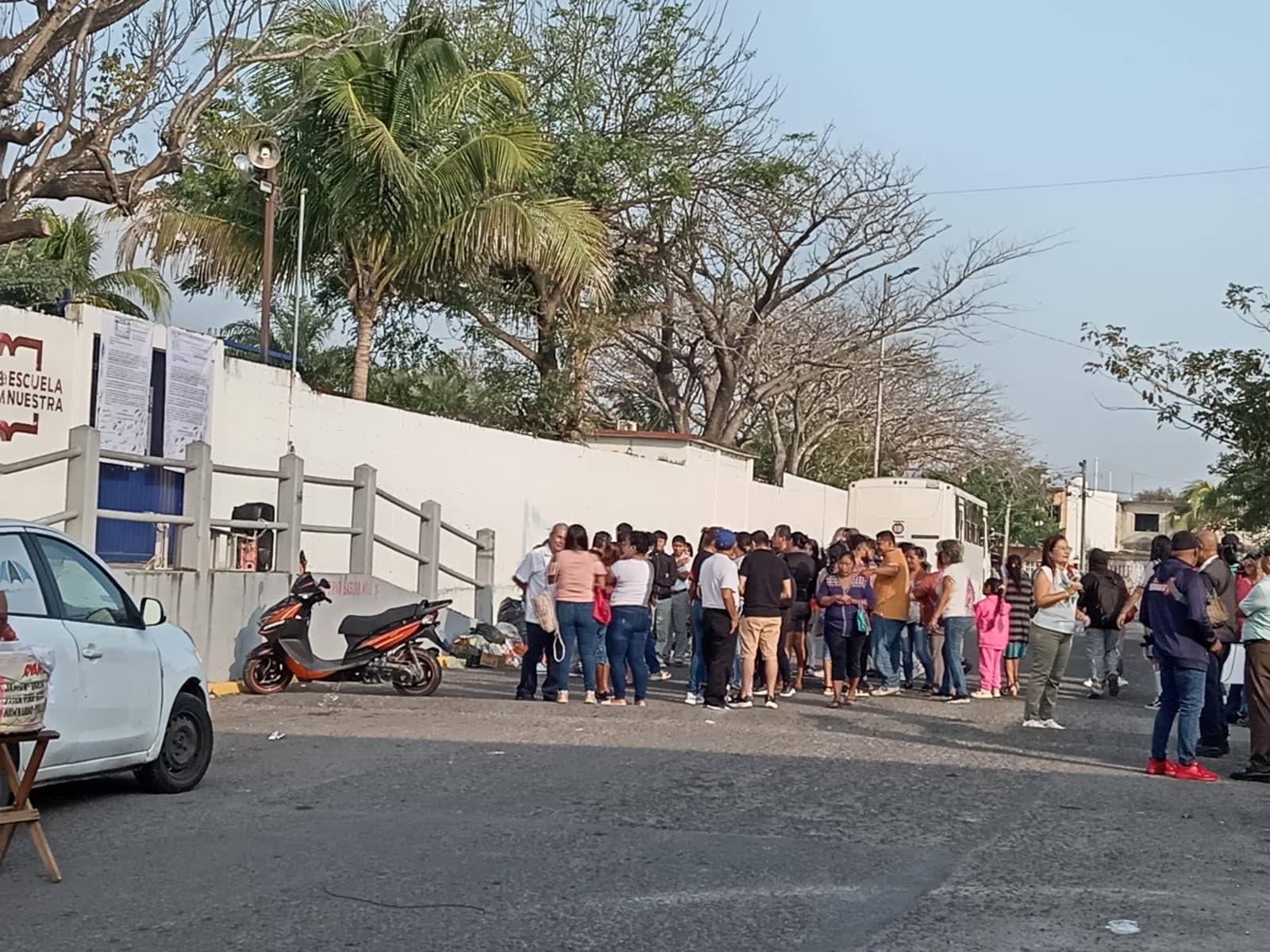 Protestan por falta de maestros en  Veracruz