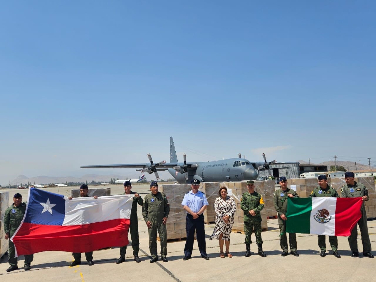 Llega ayuda humanitaria de México a Chile 