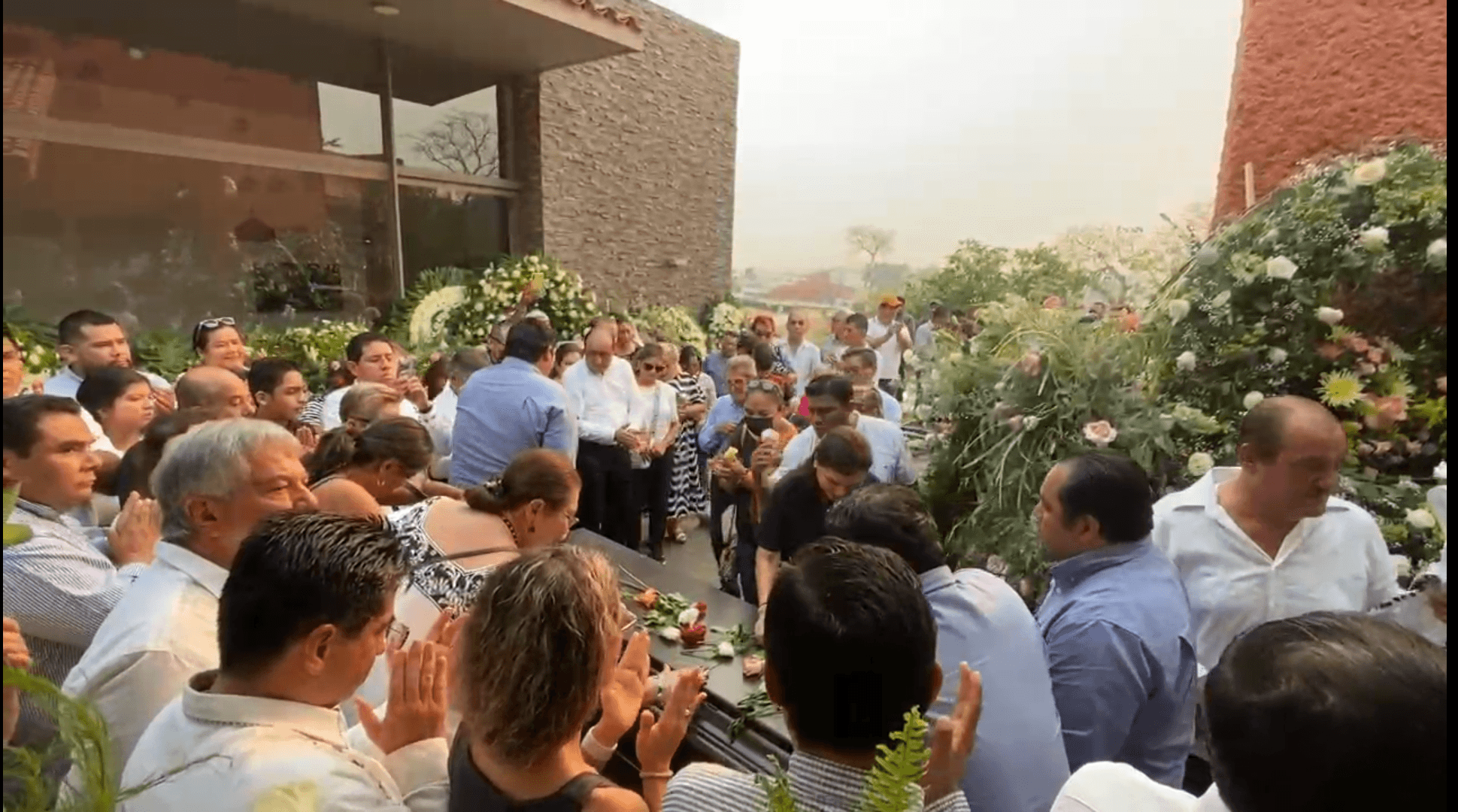 Despiden tabasqueños y políticos a Rosalinda López Hernández 