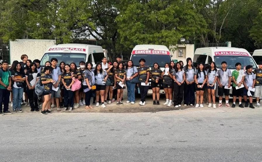Por playas se unen taxistas de Q. Roo y estudiantes del Conalep