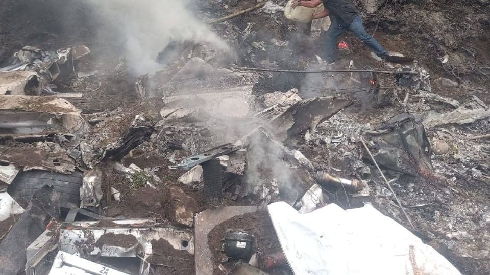 Mueren tres personas en desplome de avioneta en Chiapas