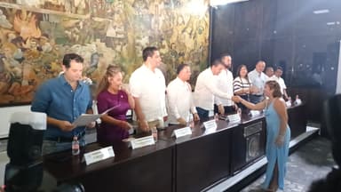 ImagenReconocen labor de funcionarios del Poder Legislativo