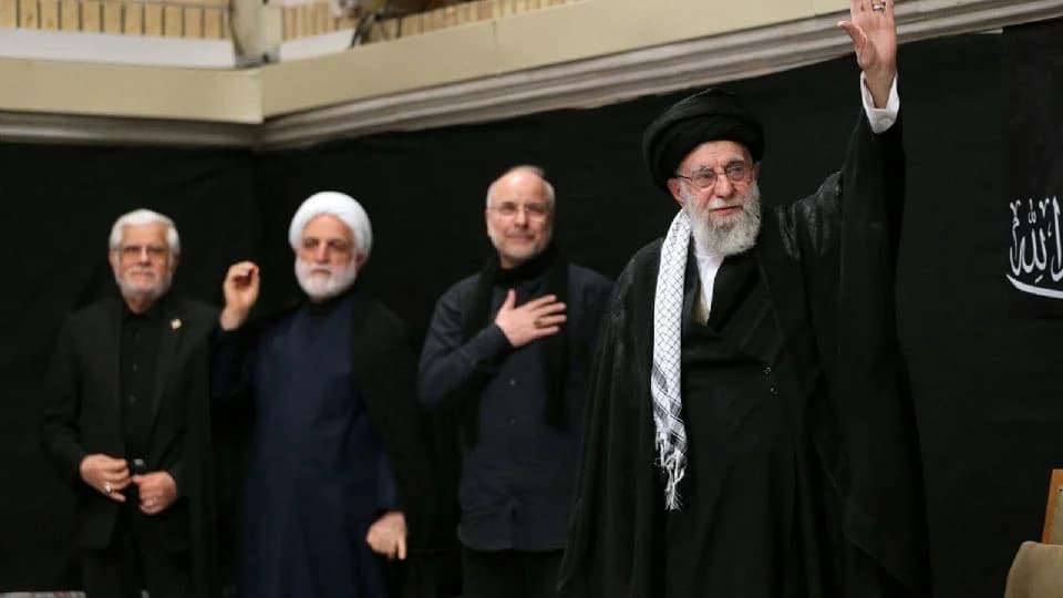 Ayatolá iraní aparece en público desde que estalló guerra con Israel