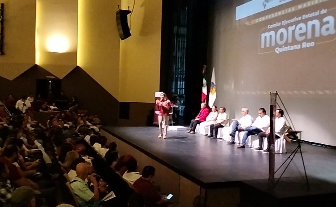 Llama Mara Lezama a legisladores y funcionarios a no enamorarse del dinero