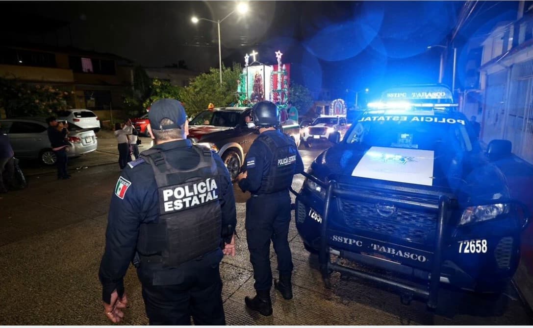 Dejan cuerpo decapitado en Centro y cabeza humana en Comalcalco con mensajes de amenaza