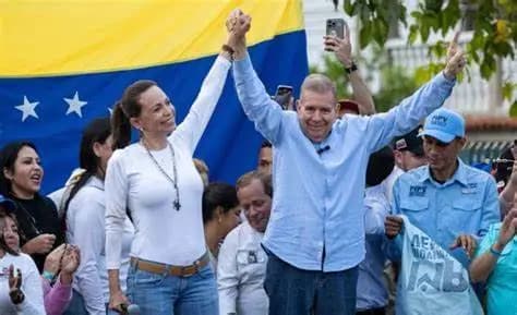 Abren investigación contra Machado y González 