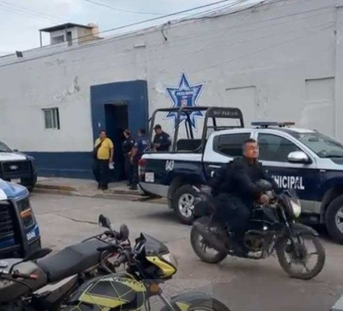 Hallan muerto a policía municipal dentro de las instalaciones de Seguridad Pública en Paraíso
