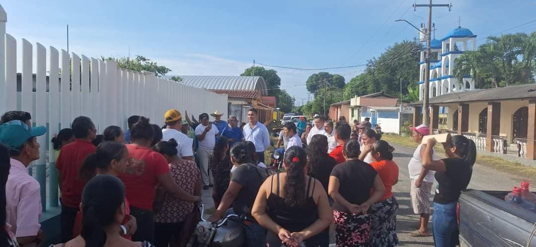 Pobladores de Amado Gómez exigen la renuncia de un médico 