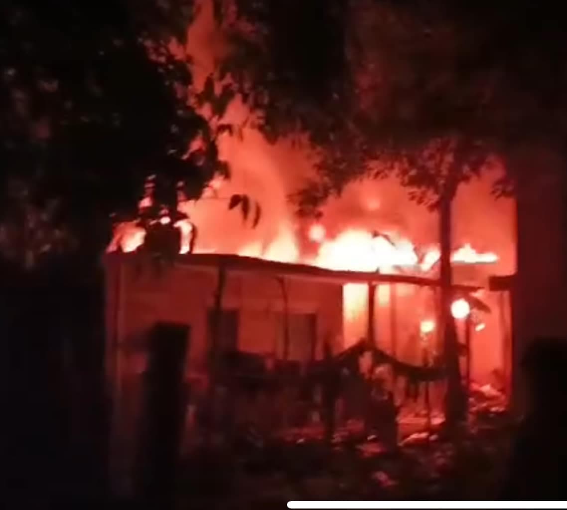 Se incendia fabrica artesanal de velas