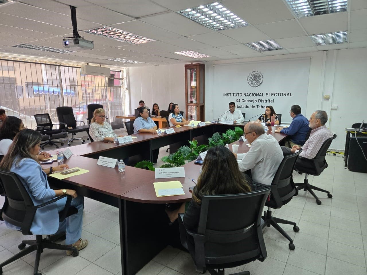 Insacula INE a casi 236 mil ciudadanos para ser funcionarios de casilla