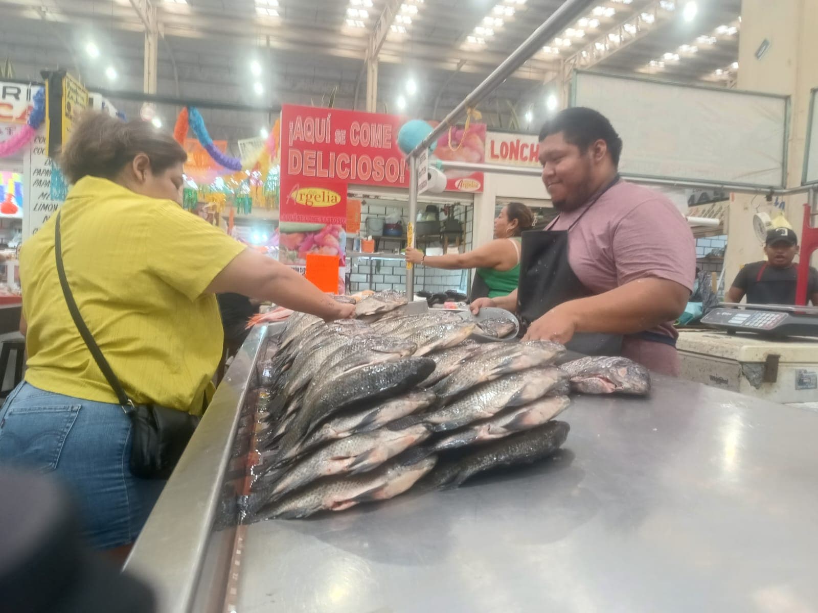 Subirán precios a pescados y mariscos 