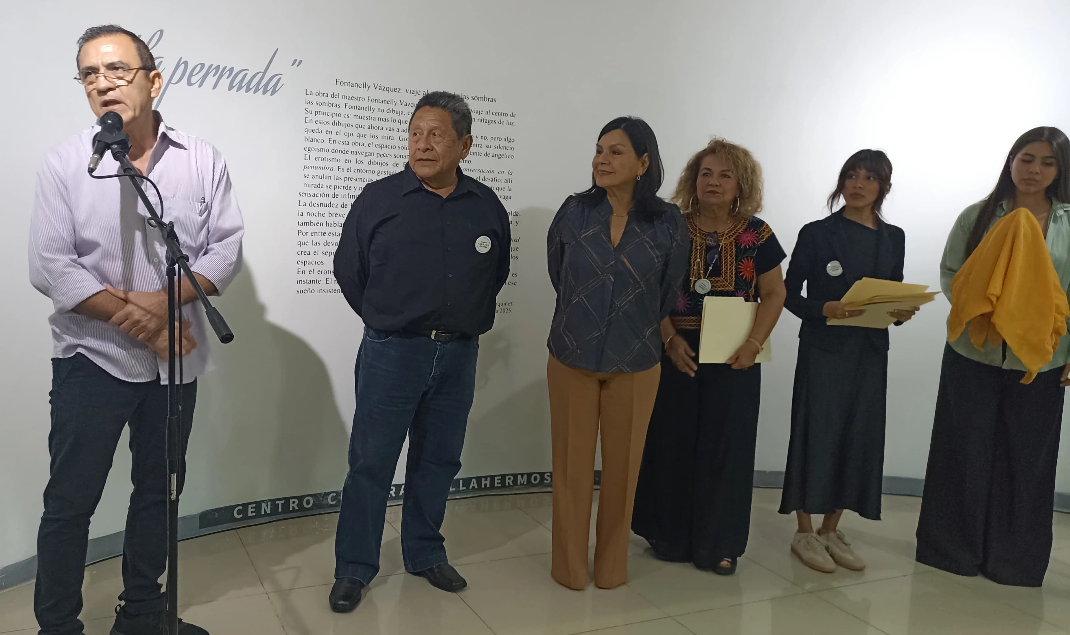 Inauguran muestra colectiva 'La Perrada' Fontanelly Forever