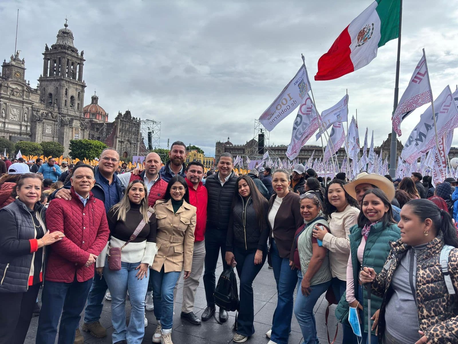 Con 100 camiones acarreará Morena a sus seguidores a CDMX