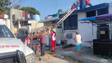 ImagenAtento contra sí mismo, lo salvan paramédicos de Cruz Roja 