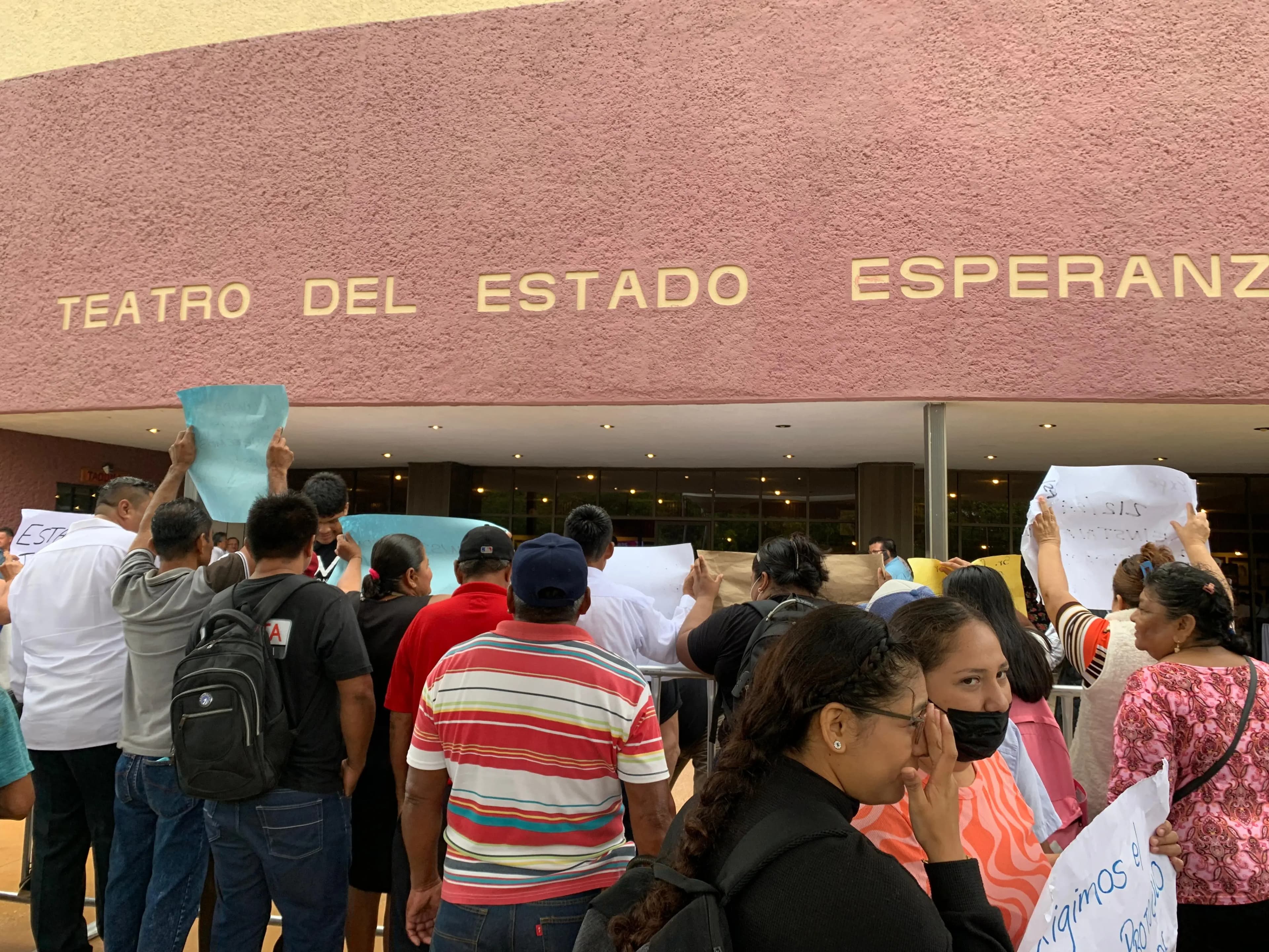 Protestas opacan informe al pueblo