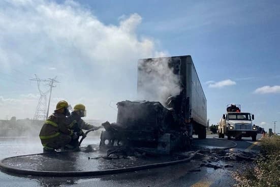 Bloquea carreteras narco en Zacatecas 