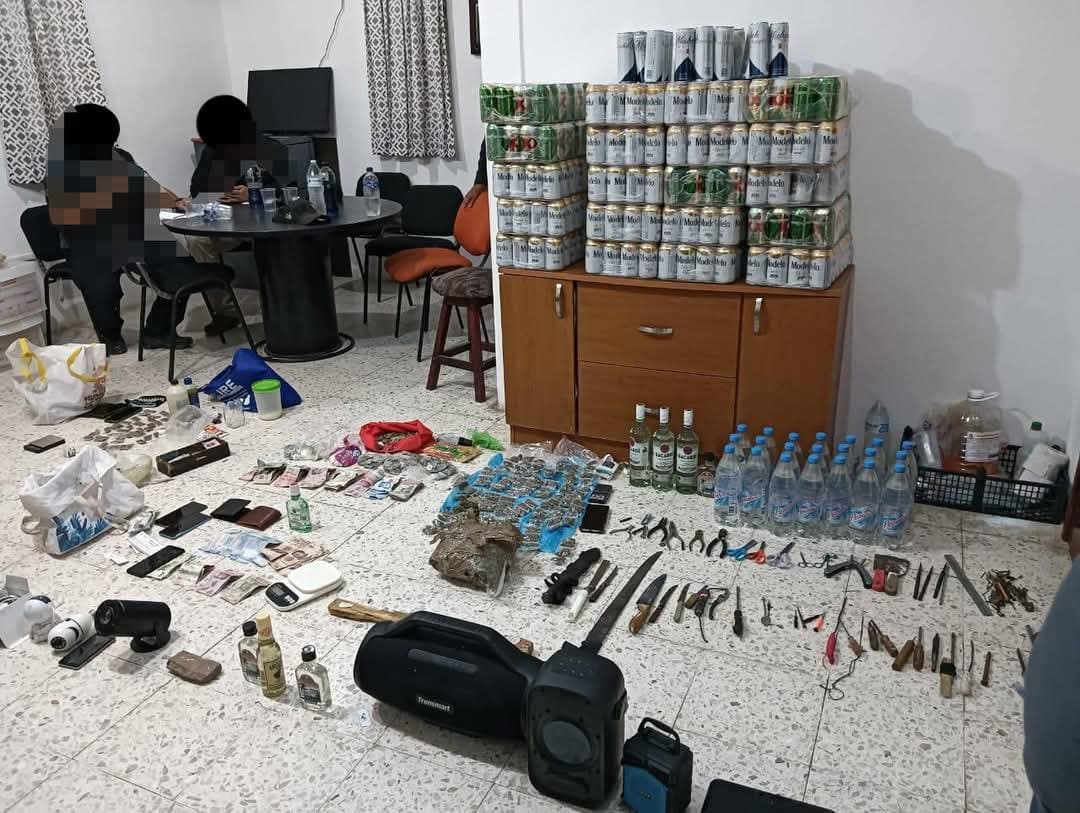 Encuentran "de todo" en Cereso de Ciudad del Carmen 