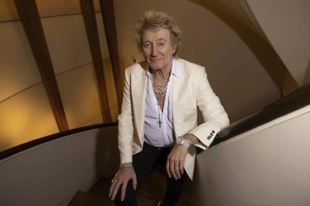 Cancela Rod Stewart más conciertos en EU por fuerte gripe