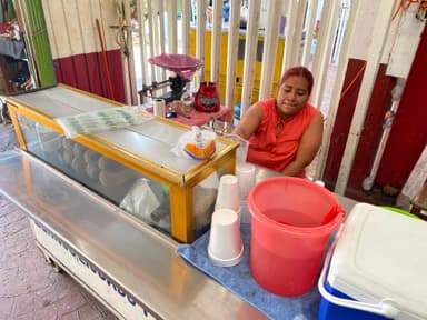 ImagenCaen 50% ventas de pozol y licuados