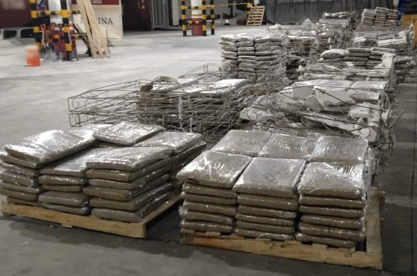 Confiscan tres toneladas de marihuana, "listas para exportación"