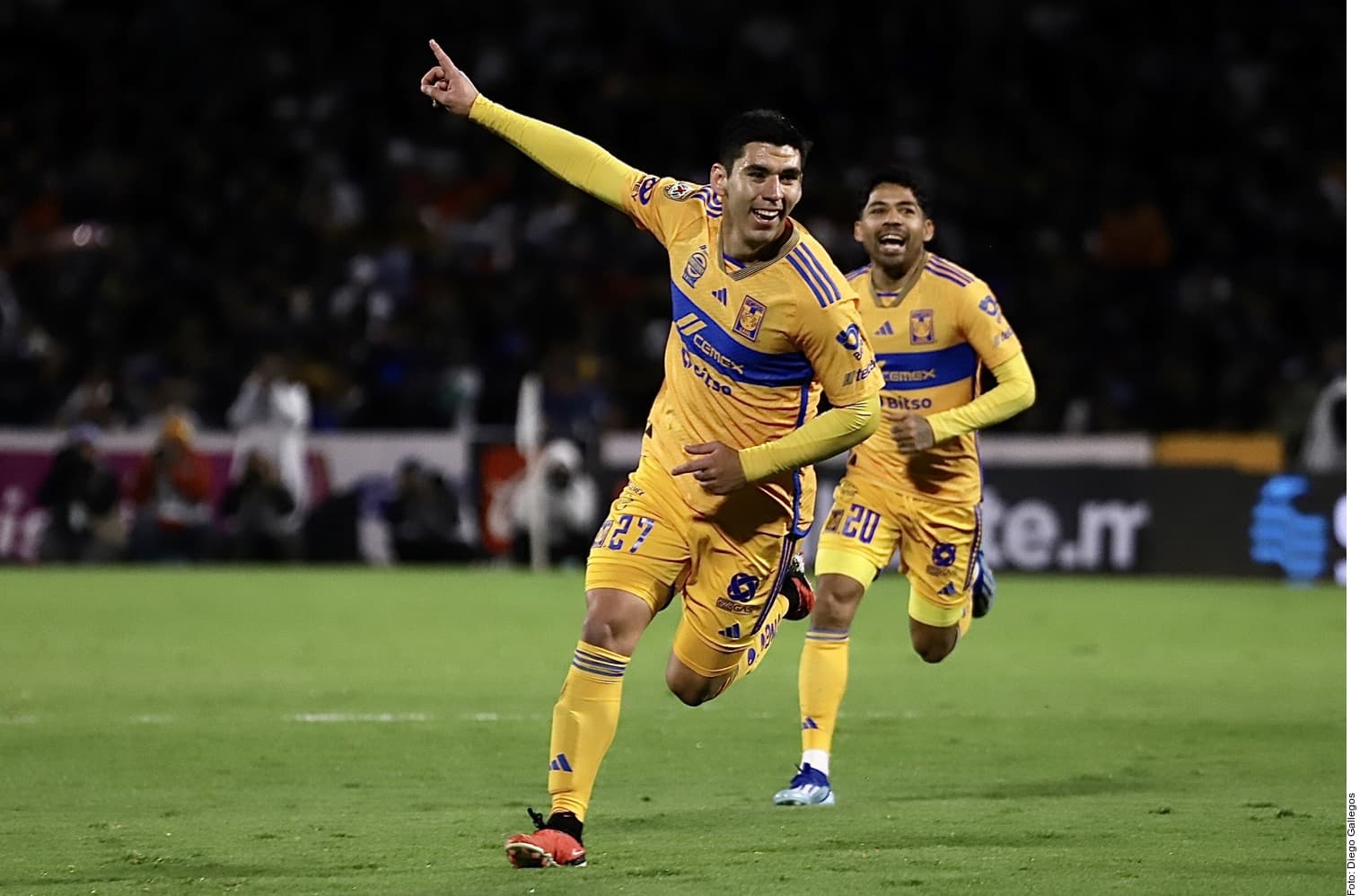 Tigres pega primero a Pumas en las Semifinales 