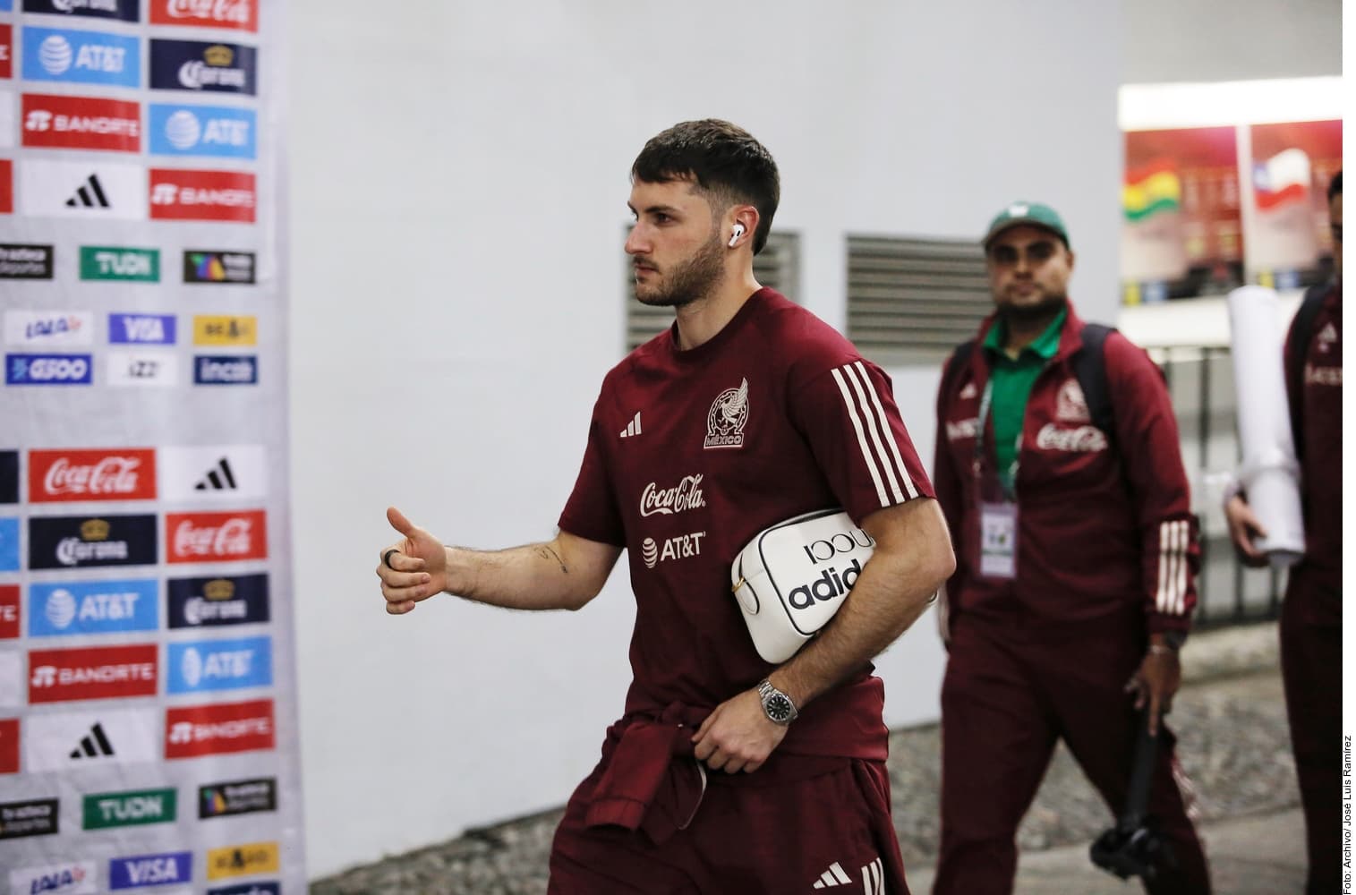 Rompe Santi Giménez récord 