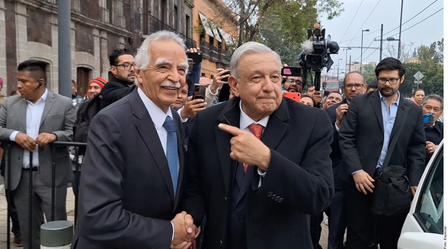 Pactan IP y AMLO afinar jornada corta