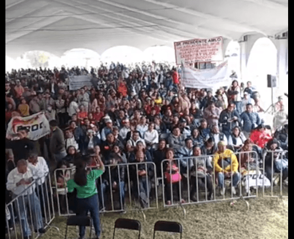 Abuchean al gobernador de Veracruz