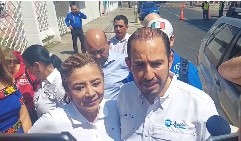 Se registra Lorena Beaurregard en el IEPCT