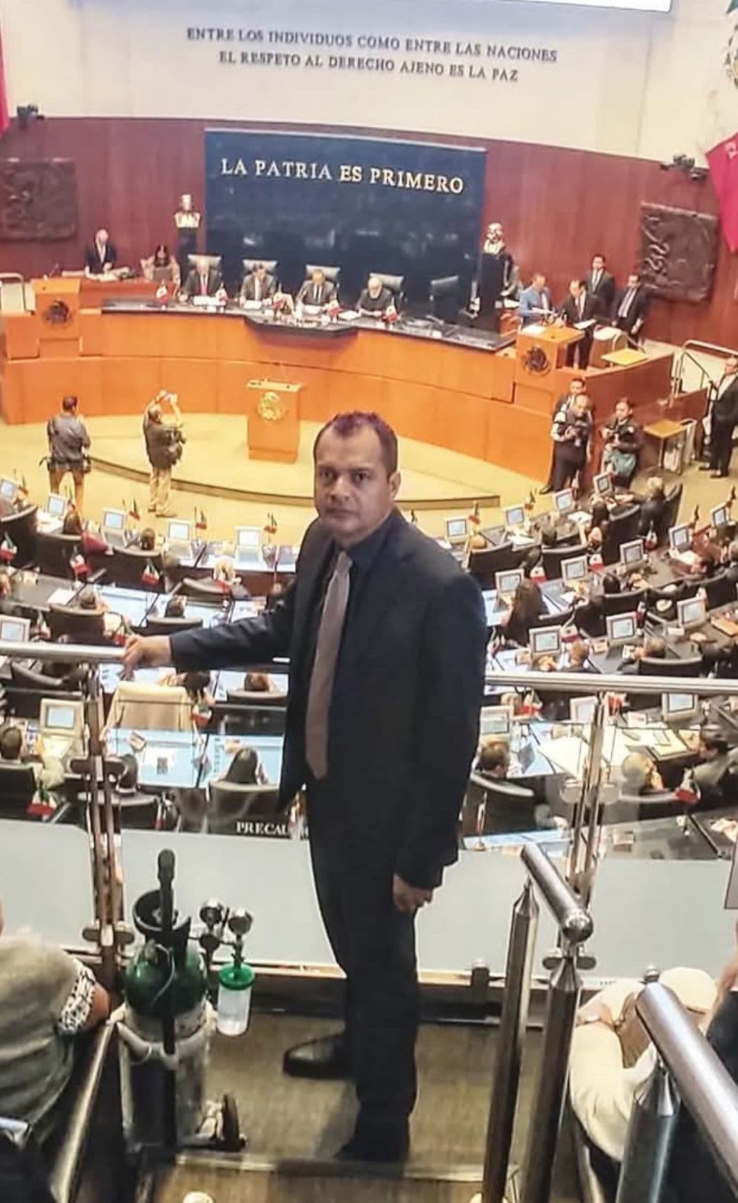 Deja Óscar Cantón el senado de la República