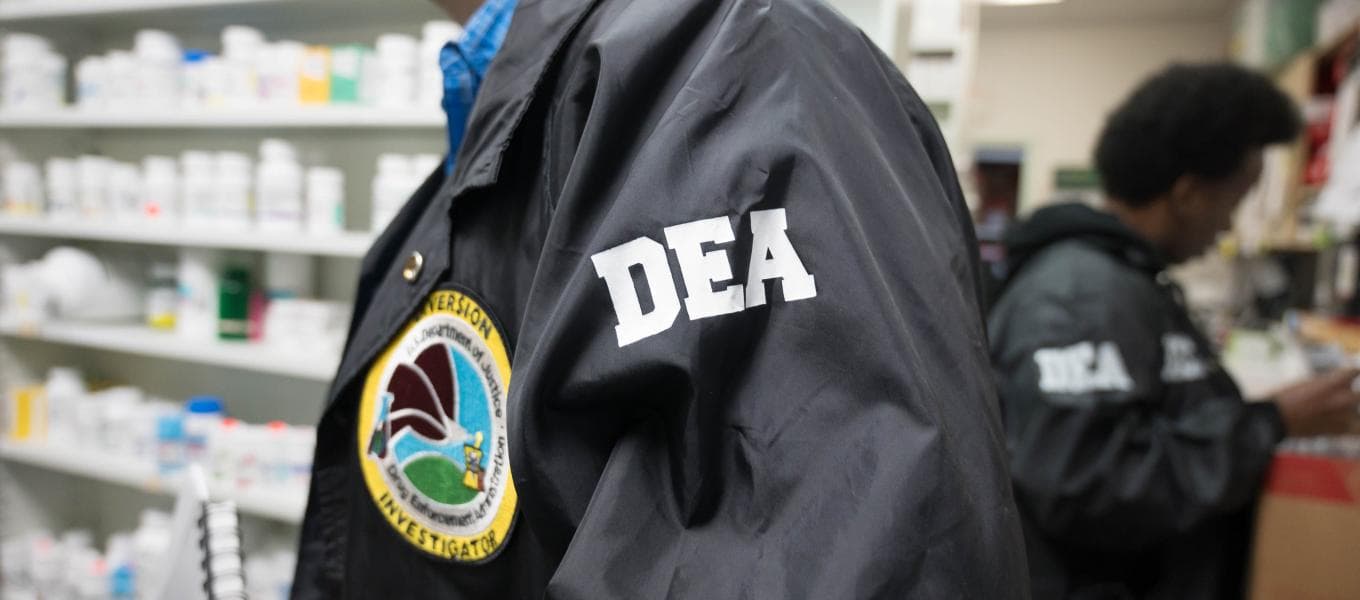 Atora México visas, denuncia la DEA 