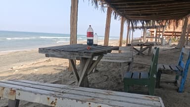 ImagenDerrame de Pemex afecta turismo y la pesca 