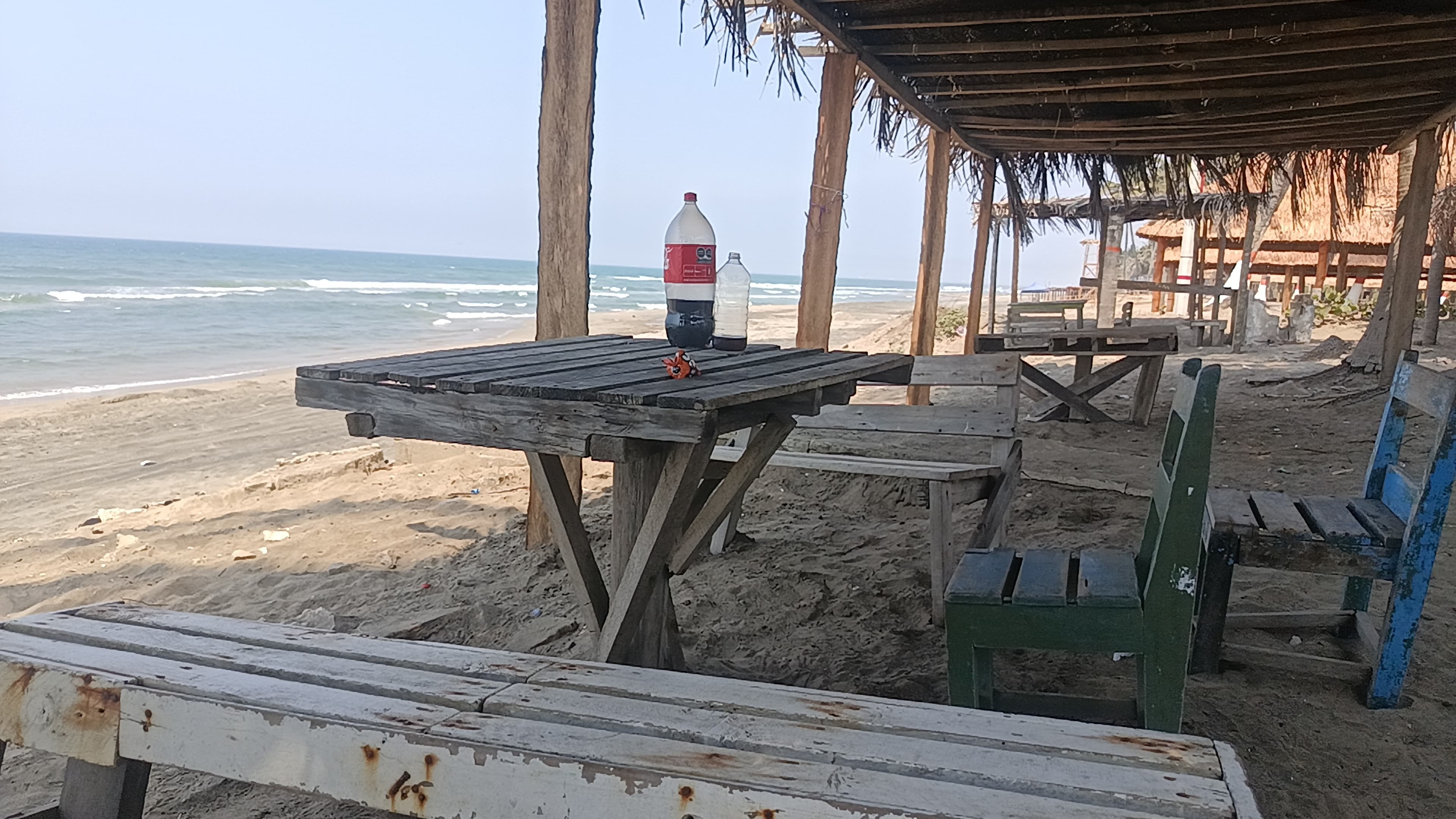 Derrame de Pemex afecta turismo y la pesca 