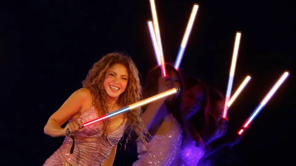 Shakira se presenta ante casi 70 mil fanáticos en Miami