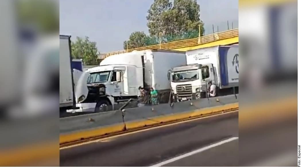 Colapsan autopista; van ¡2 días!... y nada 