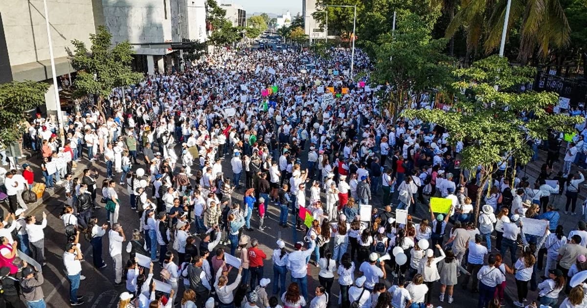 Miles en Culiacán piden paz a un año de violencia 