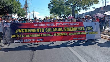 ImagenMega marcha de docentes en Tuxtla Gutiérrez, Chiapas