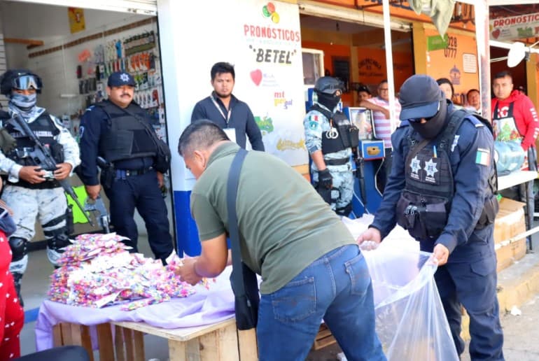 Incautan 790 kilos de tronadores en Centro