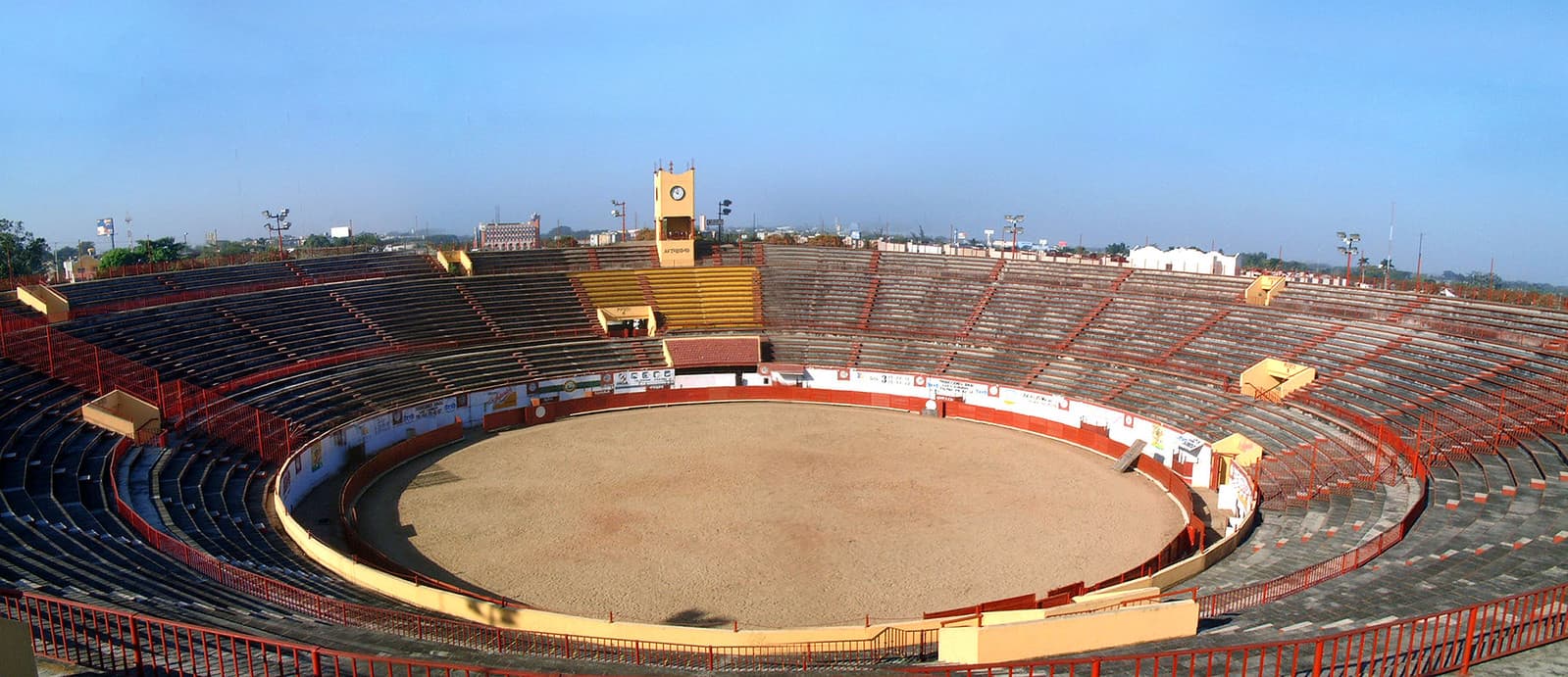Postergan reconversión de Plaza de Toros hasta 2026