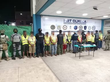 ImagenDetienen a 10 narcomenudistas en Comalcalco 