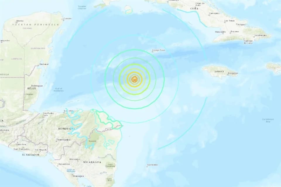 Sismo magnitud 7.6 activa alerta de tsunami en el Caribe