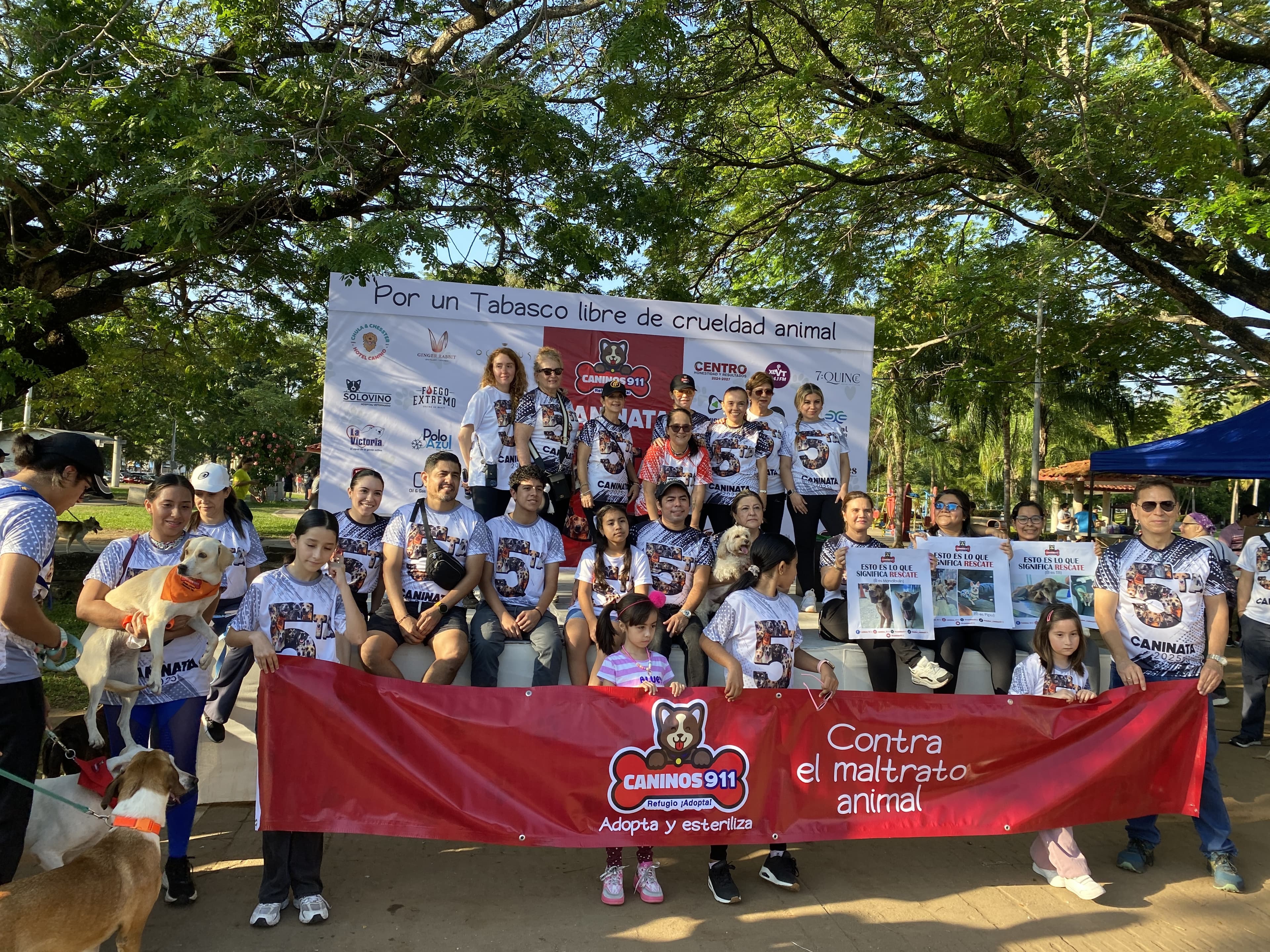 Celebran en Villahermosa 5ta. Caminata Caninos 911