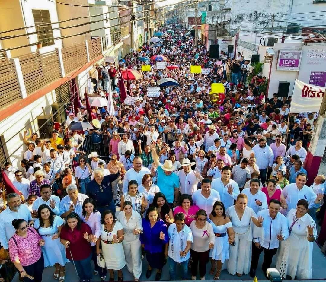 Registra Morena candidatos a diputados locales