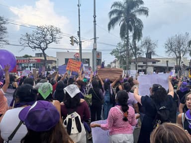 ImagenMarchan en la capital veracruzana por ‘8M’