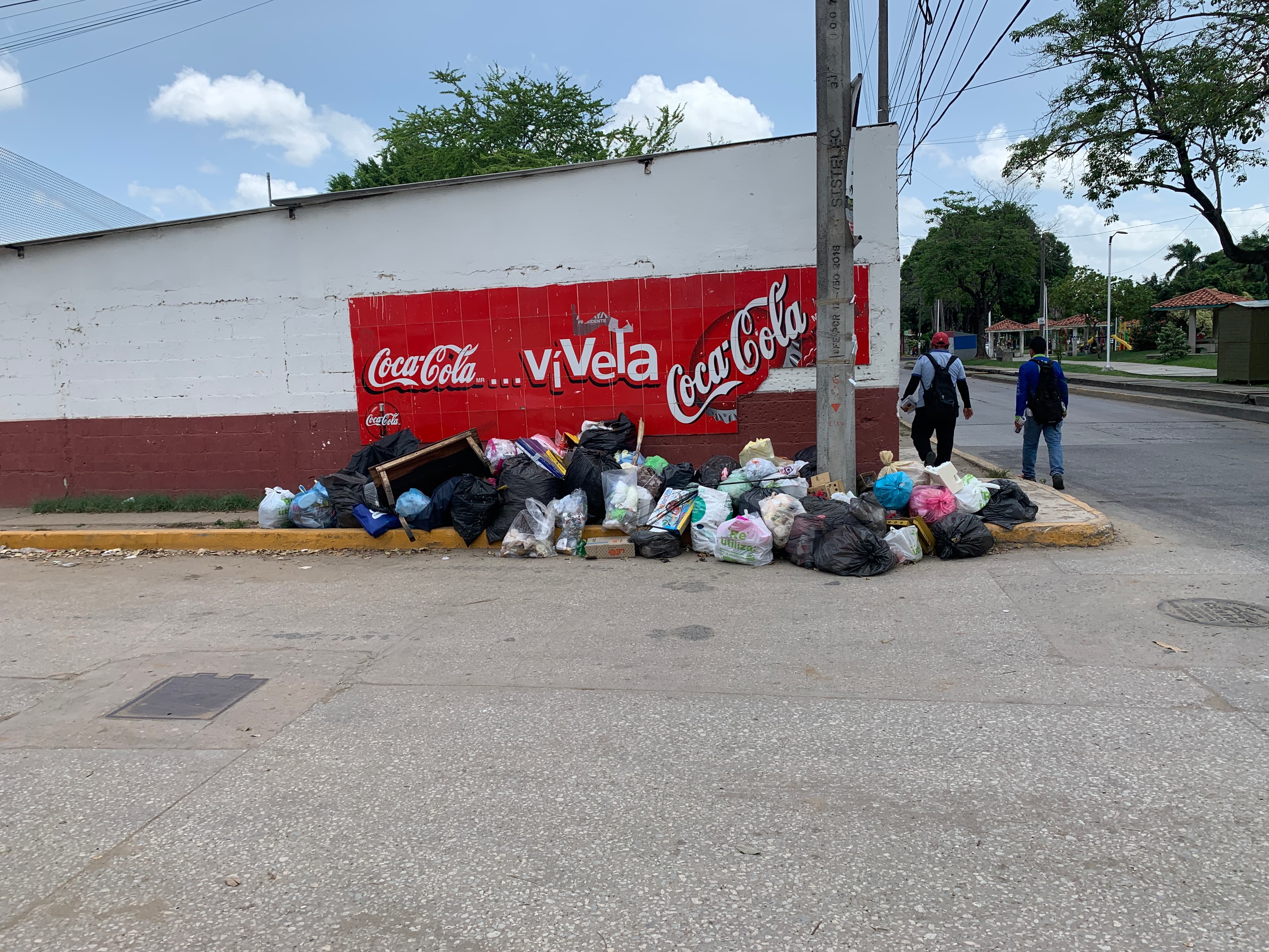 Crecen montañas de basura en Gaviotas Norte