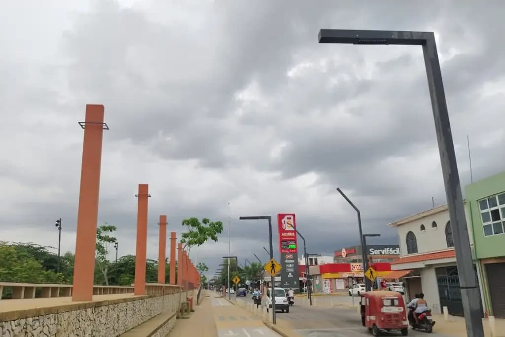 Roban cables de luz en malecón de Gaviotas