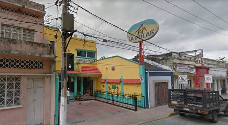 Negocios cierran por 'tarifas impagables', revira "La Polar" a May