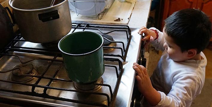 Madres comparten sus estrategias para mantener a los niños a salvo