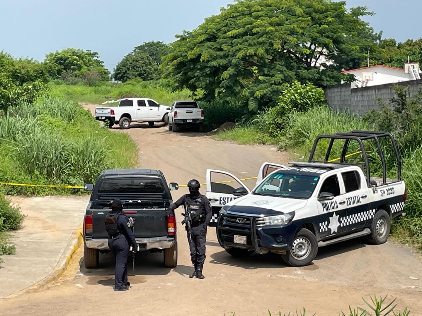 Encuentran a mujer sin vida entre matorrales 