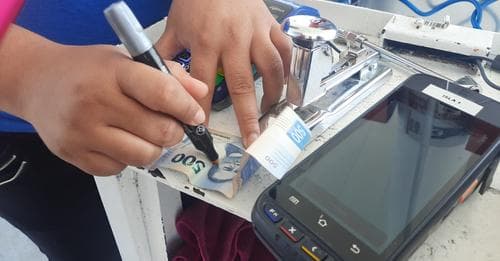 Alertan por circulación de billete falsos